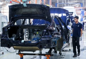 Ngành công nghiệp ô tô vẫn phụ thuộc lớn vào nước ngoài
