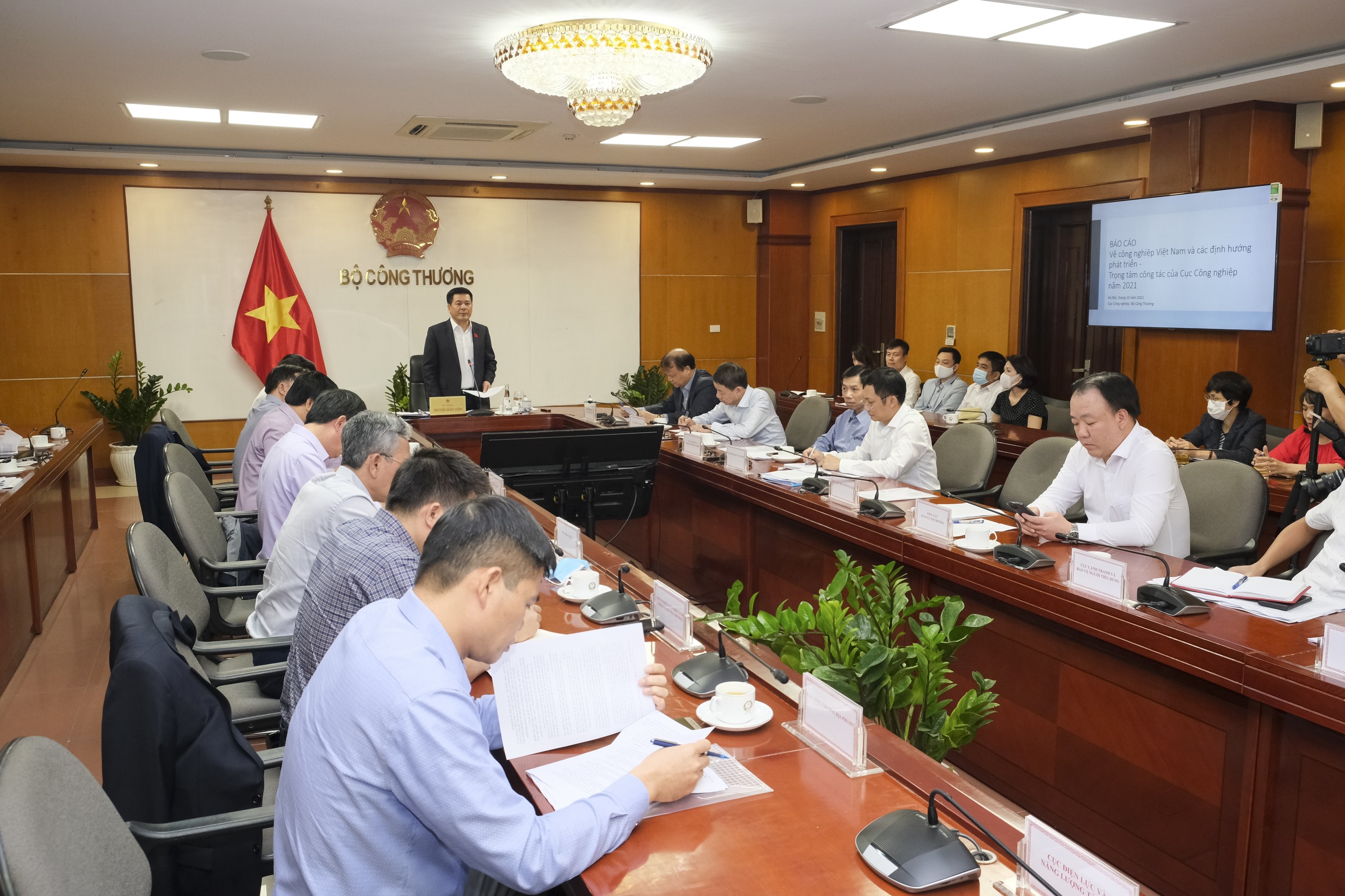 Bo truong nguyen honng dien dat ra 7 nhiem vu trong tam cho phat trien cong nghiepz2881911663394_8ad656e862aa5e388389cab9c4972c4d