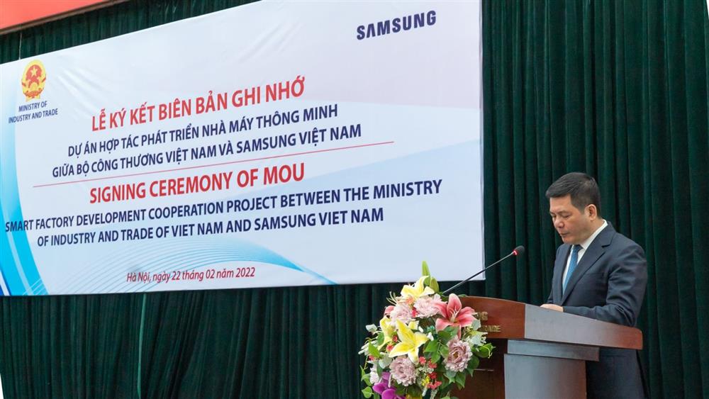 Bộ trưởng Bộ Công thương Nguyễn Hồng Diên phát biểu tại buổi lễ.